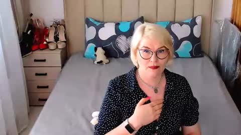 Sabrina MacMarren online show from July 16, 4:22 pm
