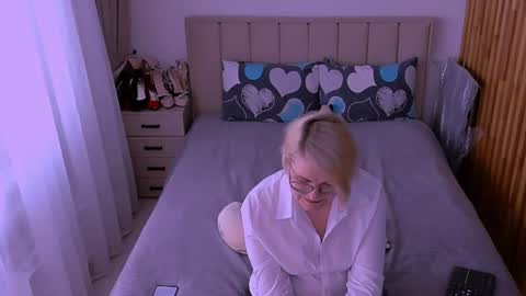 Sabrina MacMarren online show from June 20, 3:04 pm