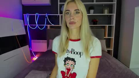 Sabrina online show from October 10, 11:48 am