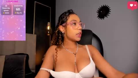 Snapshot of sade_jackson1 chatting on September 9, 4:45 am Sophie online show from September 9, 4:45 am