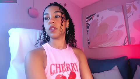Snapshot of sade_jackson1 chatting on December 3, 3:00 pm Sophie online show from December 3, 3:00 pm