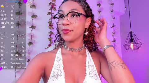 Snapshot of sade_jackson1 chatting on February 3, 7:52 pm Sophie online show from February 3, 7:52 pm