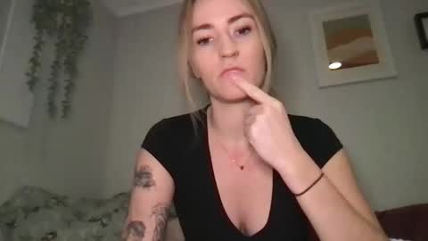 Jessica Sage online show from December 19, 5:18 pm