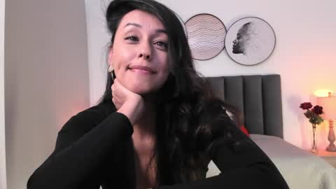 Snapshot of saharagarcia chatting on December 27, 6:53 pm Sahara Garcia online show from December 27, 6:53 pm