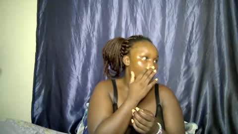sally_bee1 online show from July 28, 7:39 am