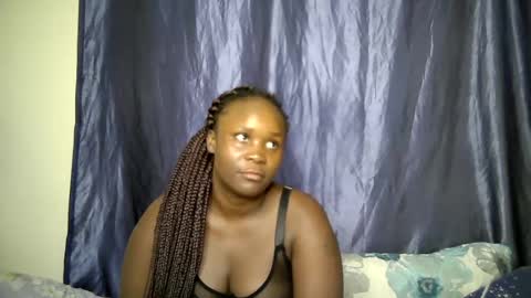 sally_bee1 online show from July 28, 3:21 pm