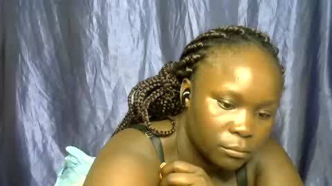 sally_bee1 online show from July 16, 11:04 am