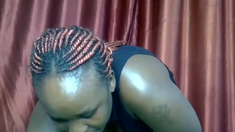 sally_bee1 online show from June 27, 3:40 pm