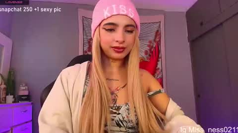 sallymaddoxx online show from January 7, 2:20 pm