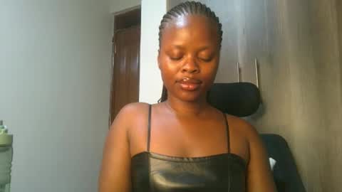 Snapshot of sallysasha254 chatting on December 7, 7:32 pm sallysasha254 online show from December 7, 7:32 pm