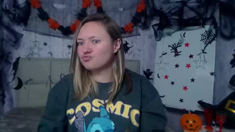 Snapshot of sallyverda chatting on October 22, 6:02 pm Sally online show from October 22, 6:02 pm