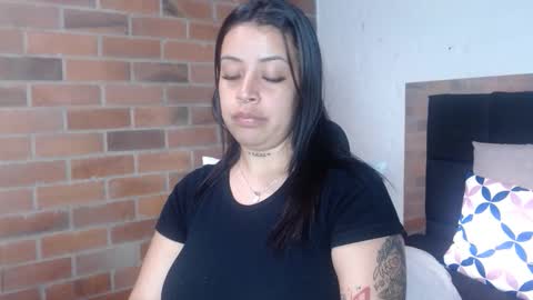   online show from February 4, 7:39 pm