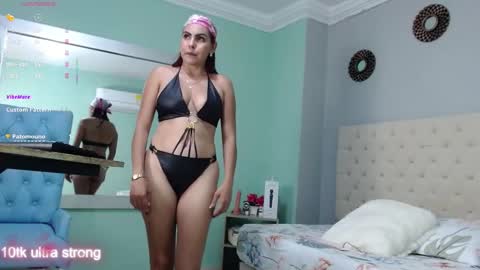 Snapshot of salome_aguilar chatting on October 4, 2:00 pm Isabel online show from October 4, 2:00 pm
