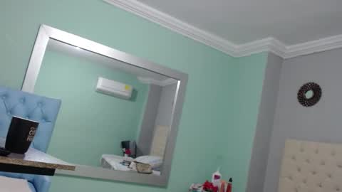 Snapshot of salome_aguilar chatting on September 22, 12:36 pm Isabel online show from September 22, 12:36 pm