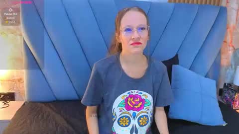 salome_cruxx online show from June 23, 12:03 pm