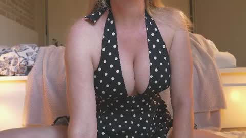 IsaBella-  online show from June 19, 2:20 pm