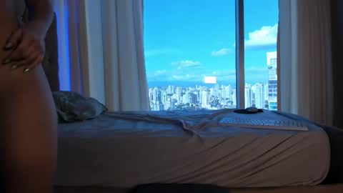 Maddyluxe online show from December 4, 9:15 pm