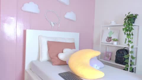   online show from November 9, 12:23 pm