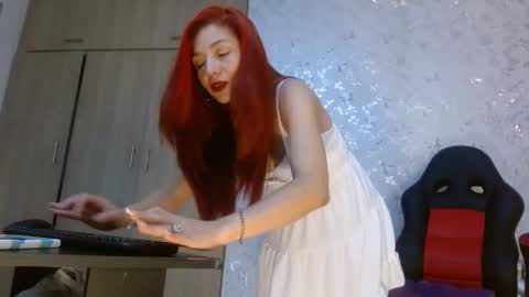 Snapshot of samanta_brownn_ chatting on February 21, 11:11 am samanta online show from February 21, 11:11 am