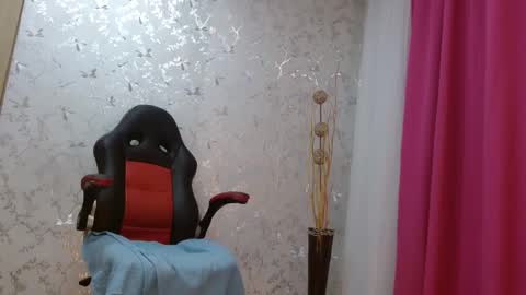 Snapshot of samanta_brownn_ chatting on February 8, 12:06 pm samanta online show from February 8, 12:06 pm
