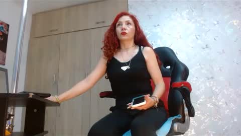Snapshot of samanta_brownn_ chatting on February 12, 12:01 pm samanta online show from February 12, 12:01 pm