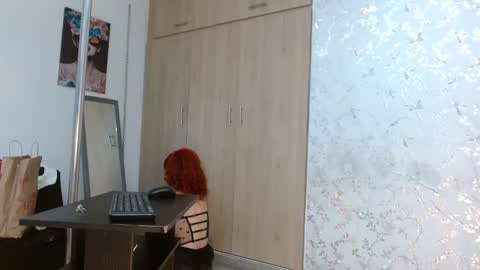 Snapshot of samanta_brownn_ chatting on February 19, 12:00 pm samanta online show from February 19, 12:00 pm