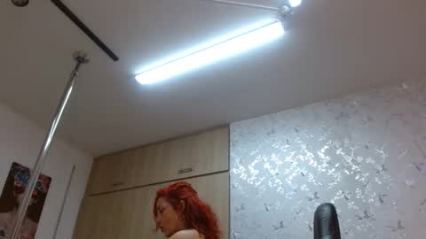 Snapshot of samanta_brownn_ chatting on February 4, 11:49 am samanta online show from February 4, 11:49 am