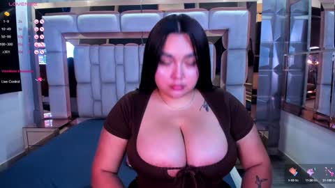 S A M A N T A   online show from January 25, 3:09 am