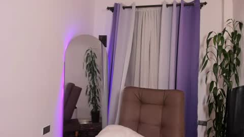 Samantha Ferrec online show from July 11, 9:59 pm