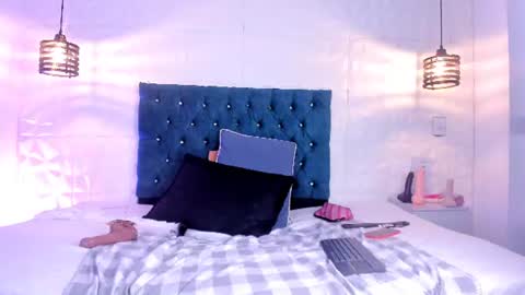 samantha_foxyy online show from July 10, 11:54 am
