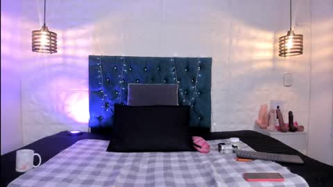 samantha_foxyy online show from May 1, 11:02 am