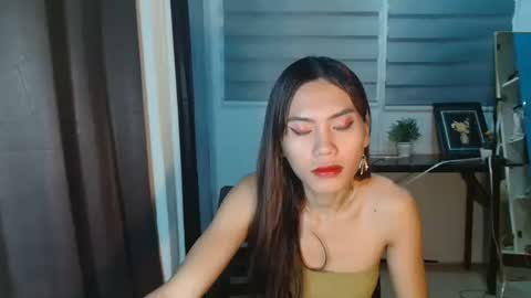 sam  tiara online show from April 26, 1:25 am