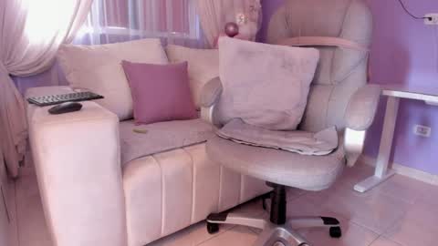 samantha_thompsoon online show from June 5, 9:43 pm