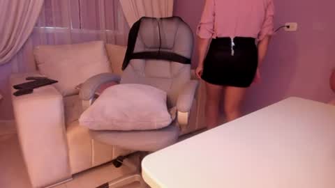 samantha_thompsoon online show from July 2, 10:38 pm