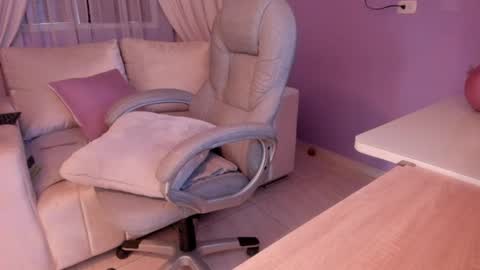 samantha_thompsoon online show from July 6, 10:56 pm