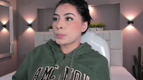 Snapshot of samanthaa_22_ chatting on January 18, 3:53 am Samanthaa online show from January 18, 3:53 am