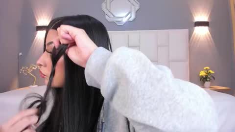 Snapshot of samanthaa_22_ chatting on October 13, 2:09 pm Samanthaa online show from October 13, 2:09 pm
