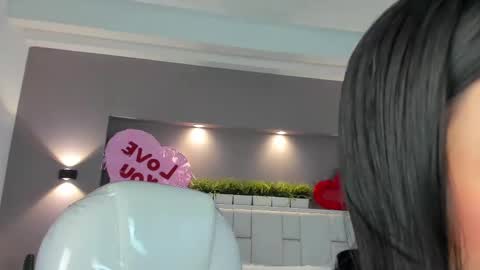 Snapshot of samanthaa_22_ chatting on February 15, 3:31 am Samanthaa online show from February 15, 3:31 am