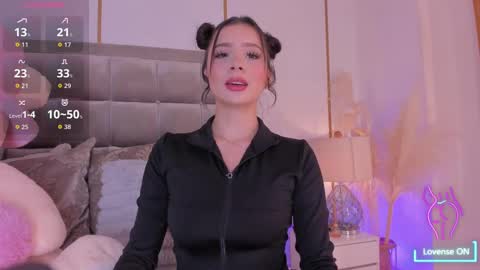 Snapshot of samanthaclay chatting on October 7, 7:51 pm online show from October 7, 7:51 pm