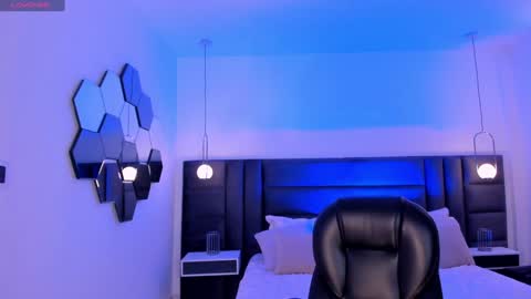 Snapshot of samanthaklein_ chatting on January 23, 3:37 am Samantha Klein online show from January 23, 3:37 am