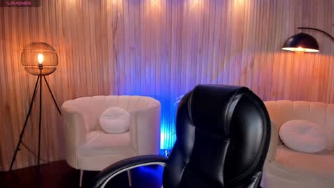 Snapshot of samanthaklein_ chatting on December 29, 11:29 pm Samantha Klein online show from December 29, 11:29 pm