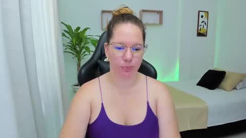 Samantha samy online show from December 14, 5:36 pm