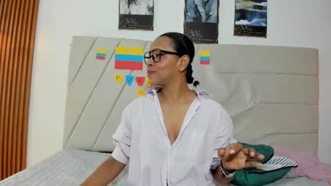 samaraa_smith1 online show from July 9, 12:40 pm
