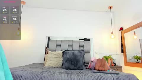 Snapshot of samarawells_ chatting on March 11, 5:57 pm Samara Wells online show from March 11, 5:57 pm