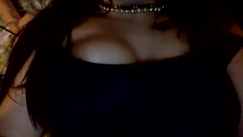 samdelilah online show from December 22, 6:49 am