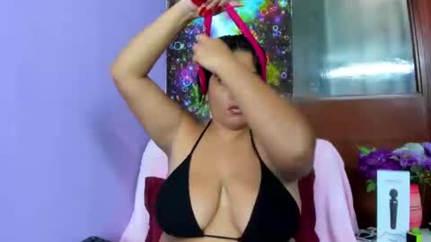 Snapshot of samevanshot chatting on September 23, 7:56 pm samevanshot online show from September 23, 7:56 pm