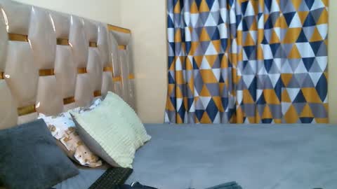 Snapshot of samiagirl22 chatting on September 24, 3:16 am nina online show from September 24, 3:16 am