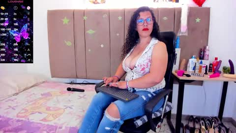 Snapshot of sammy_mature_ chatting on December 15, 3:24 am Sammy online show from December 15, 3:24 am