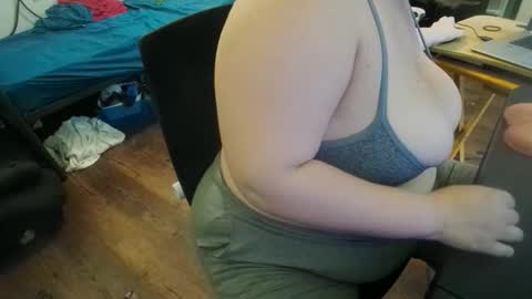 Snapshot of sammytimelove chatting on October 13, 7:05 pm Sammy Time online show from October 13, 7:05 pm