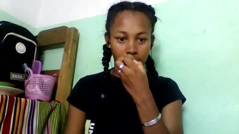 sandra1253099 online show from July 16, 2:21 pm